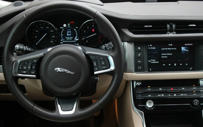 Jaguar XF cena 125990 przebieg: 23000, rok produkcji 2018 z Łasin małe 781
